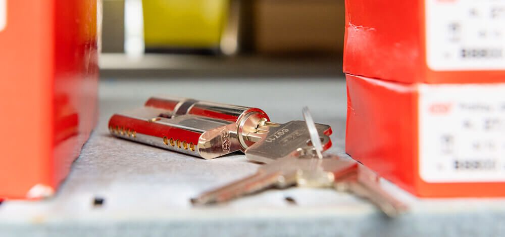 Einbruchssicherung-mechanische-elektronische-Schlie&szlig;systeme-Reparatur-T&uuml;rtechnik