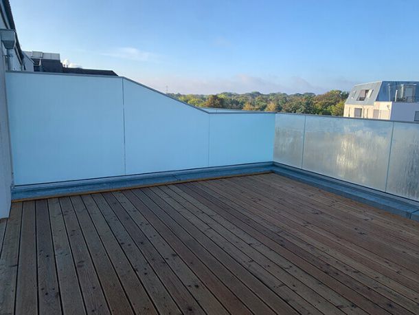 Glasbalkonbr&uuml;stung Neubau